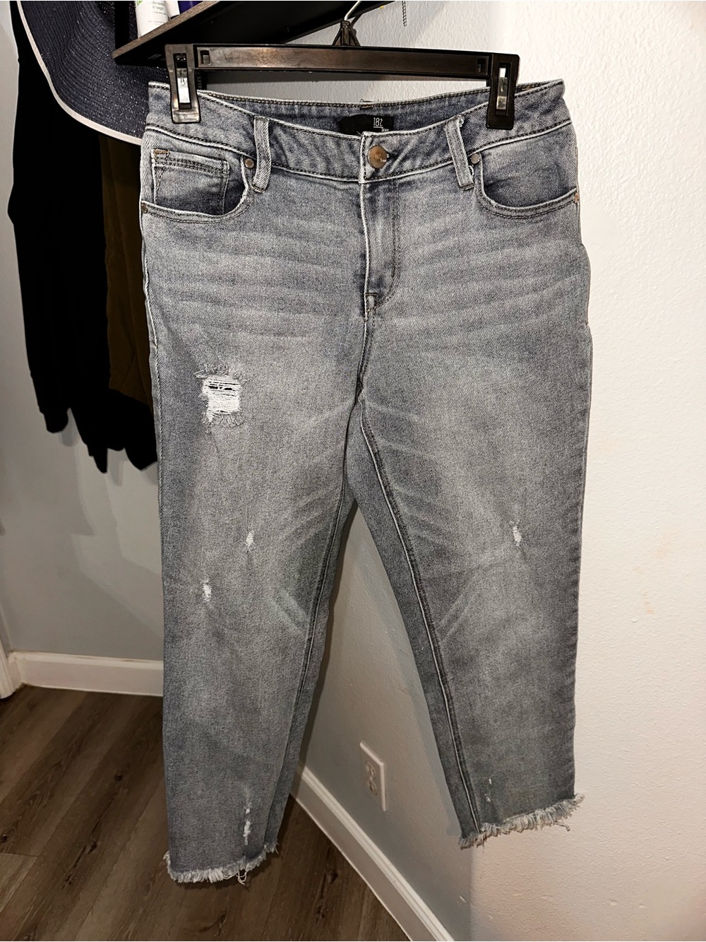 1822 Denim Gray Distressed Ankle Crop Jeans